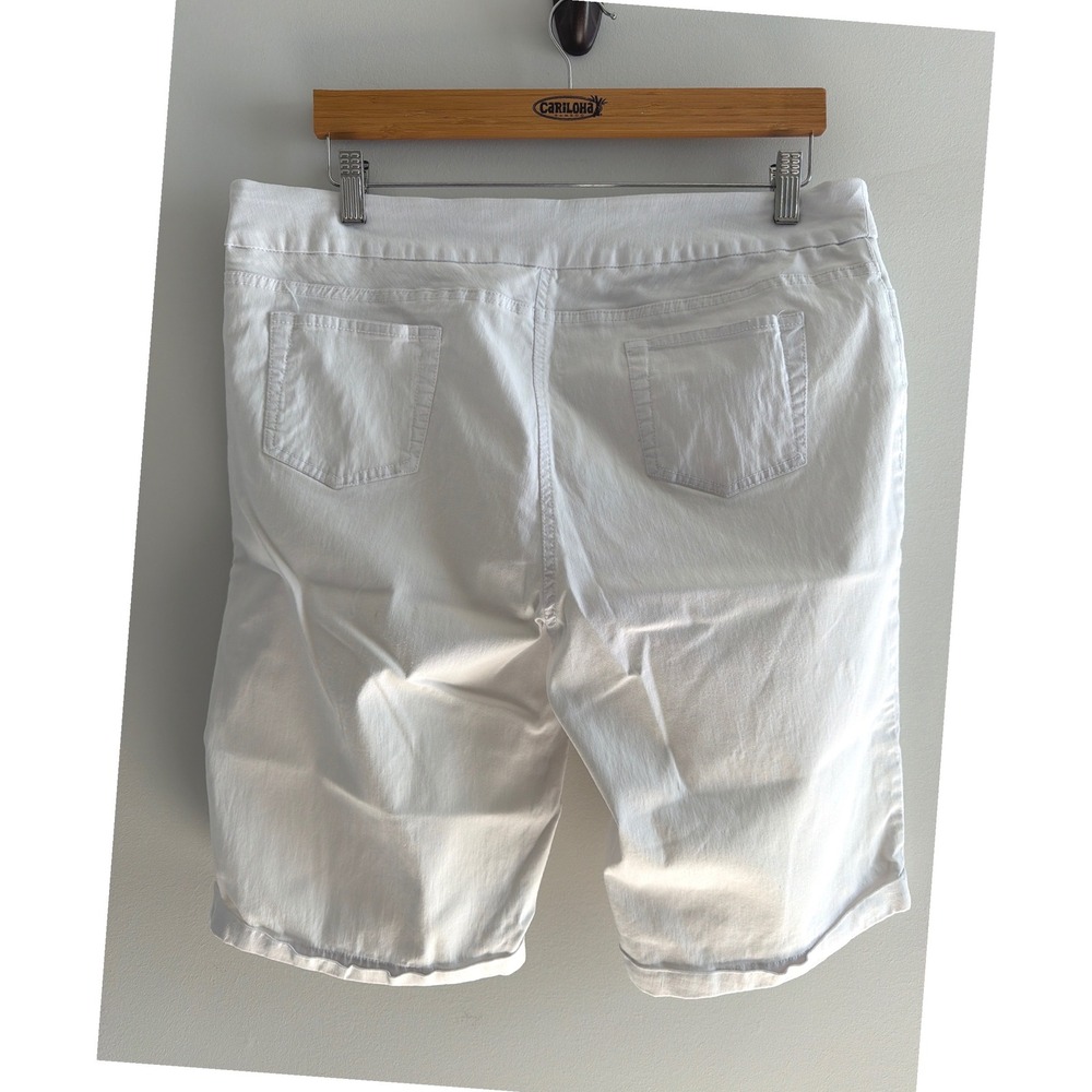 Soft Surroundings White Pull On Denim Bermuda Shorts Womens XL Cuffed Stretch - Picture 3 of 10